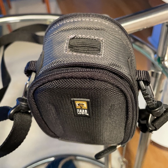 Case Logic travel bag with straps - Picture 6 of 6